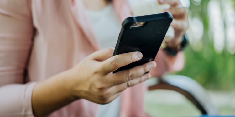 Situatii cotidiene in care prezenta unei huse de telefon isi spune cuvantul
