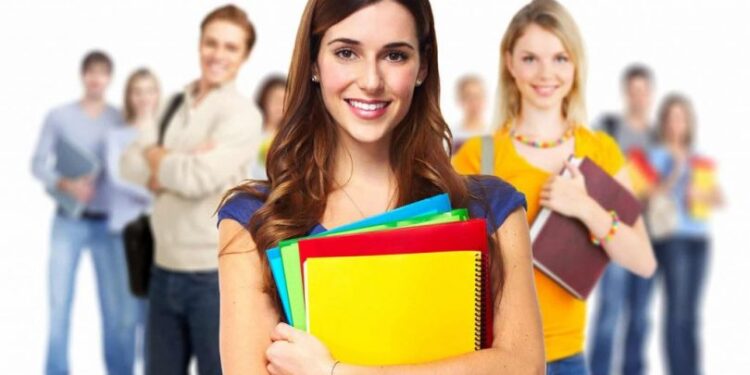 Care sunt joburile pentru care opteaza tinerele in perioada studentiei?